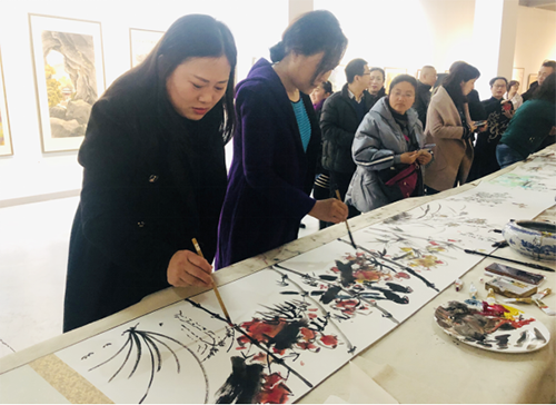 通州区妇联举办“春之韵——第五届中国女画家精品展”